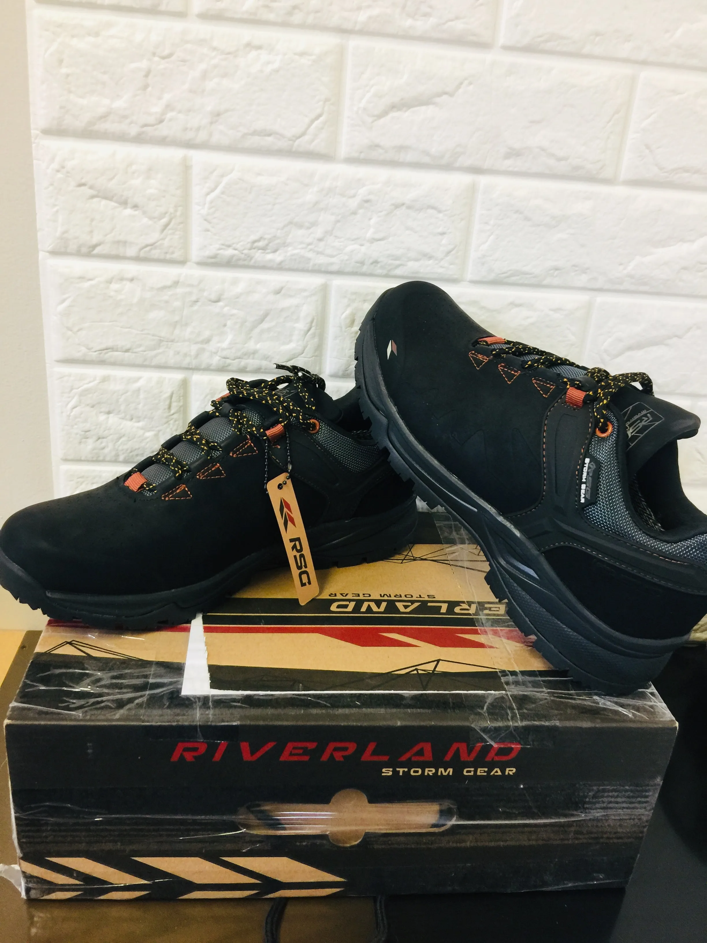 New in box! Men's Riverland Storm Gear Hiking Shoes, Black, Sz 9!