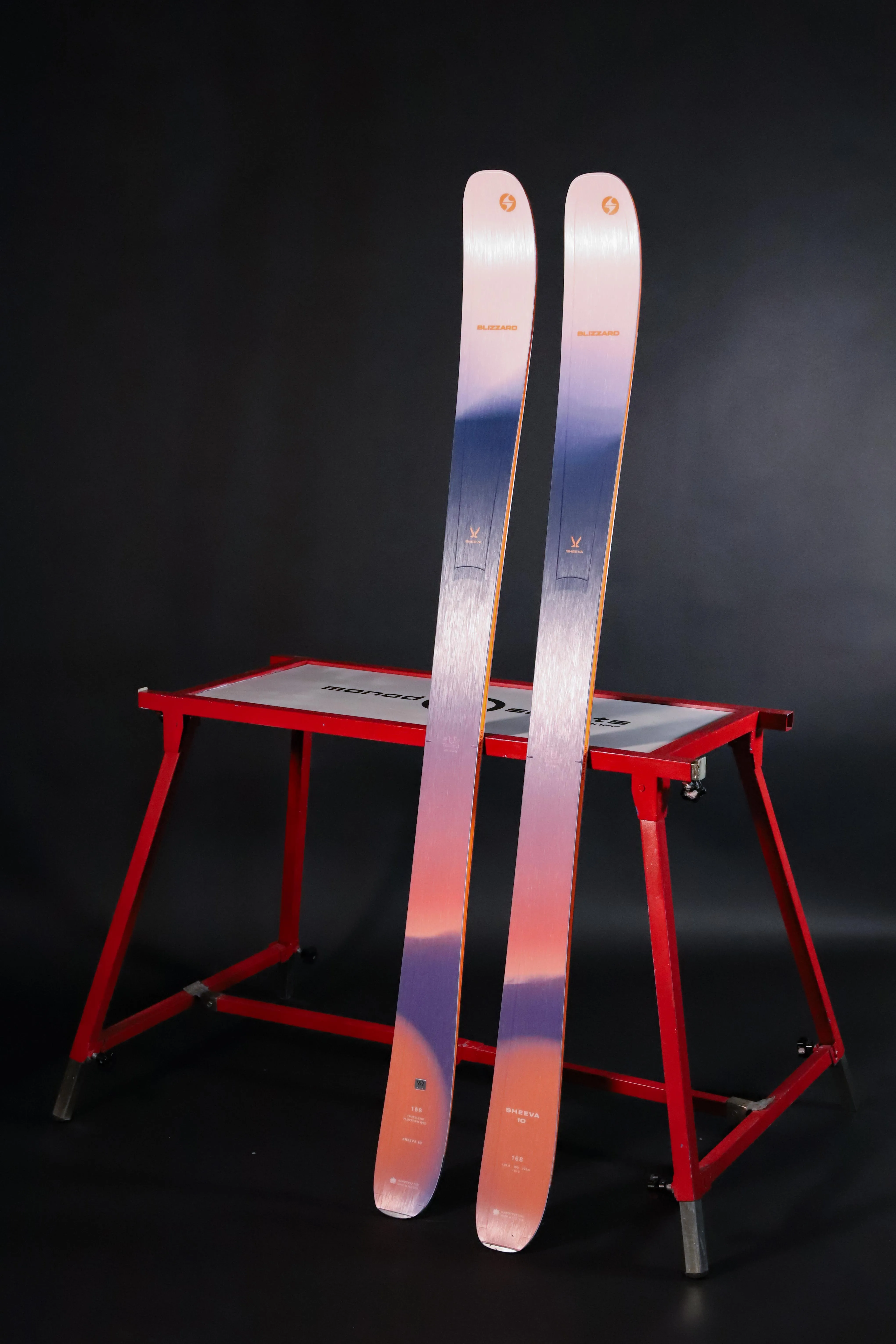 Sheeva 10 Skis 2025