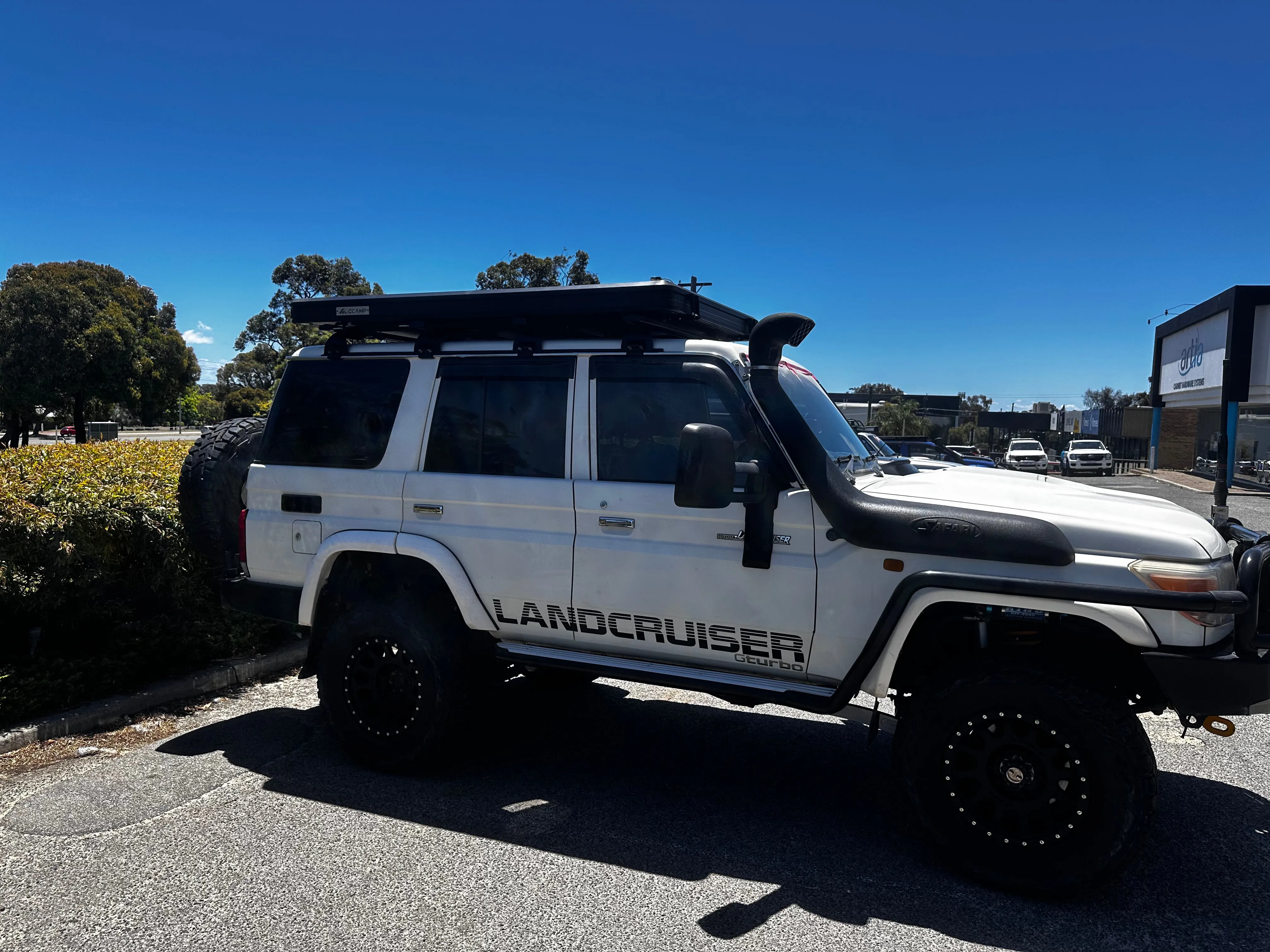 Super Slimline Max Rooftop Tent Plus Zipping Awning